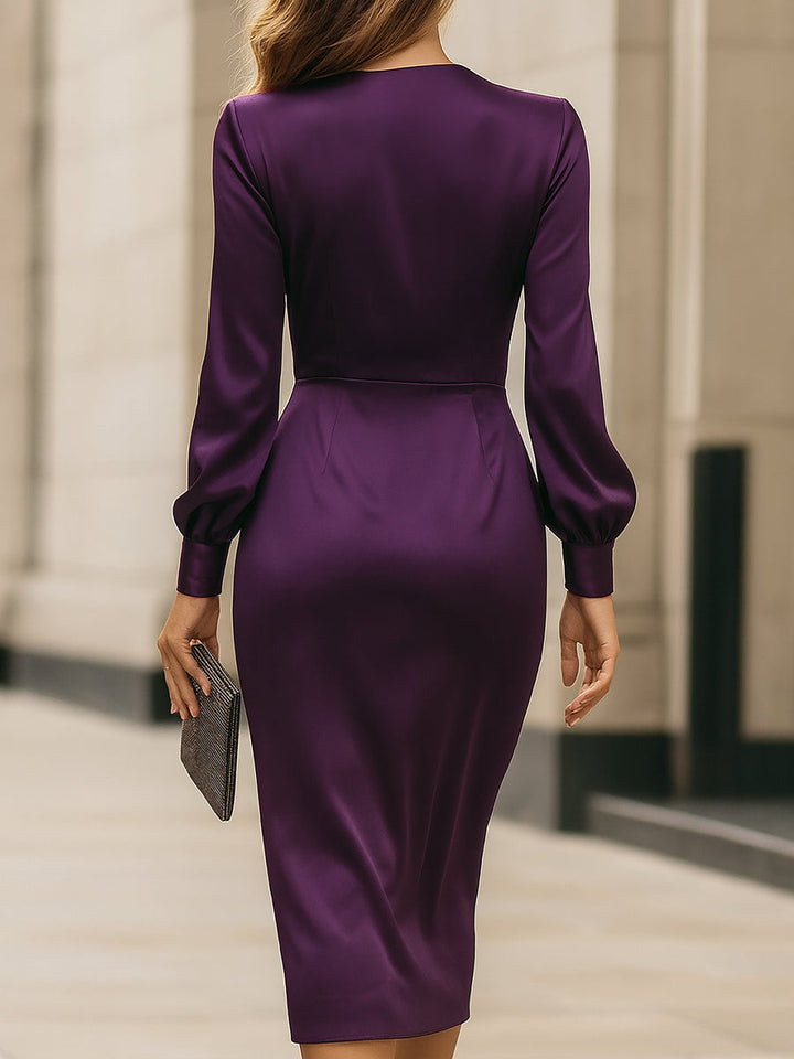 Anna | Drapiertes Satin-Midikleid in Tiefpflaume