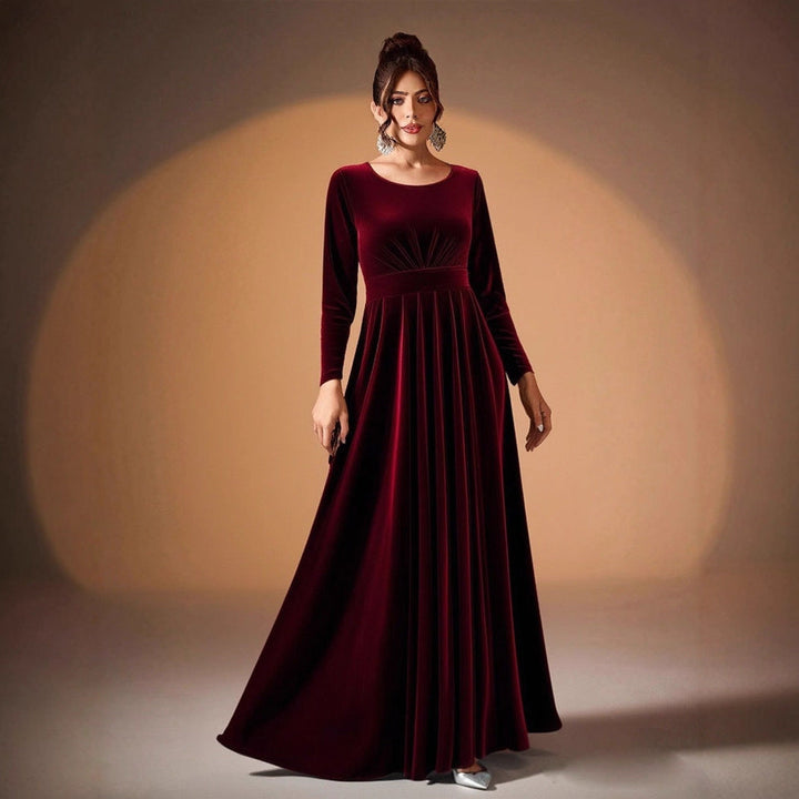 Madlaina | Samt-Maxikleid mit langen Ärmeln