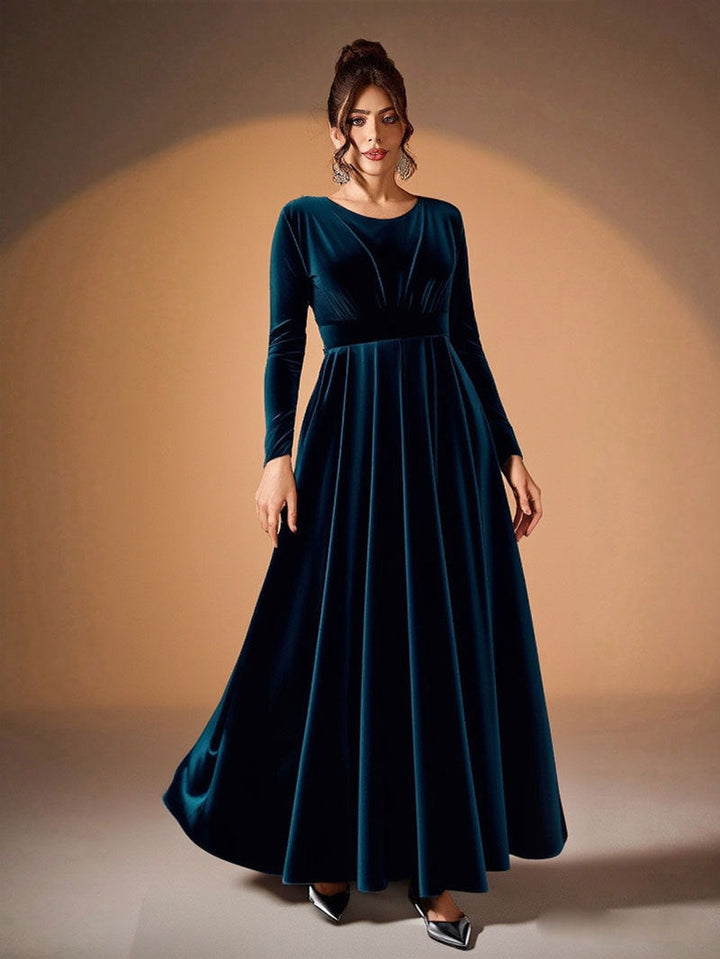 Madlaina | Samt-Maxikleid mit langen Ärmeln