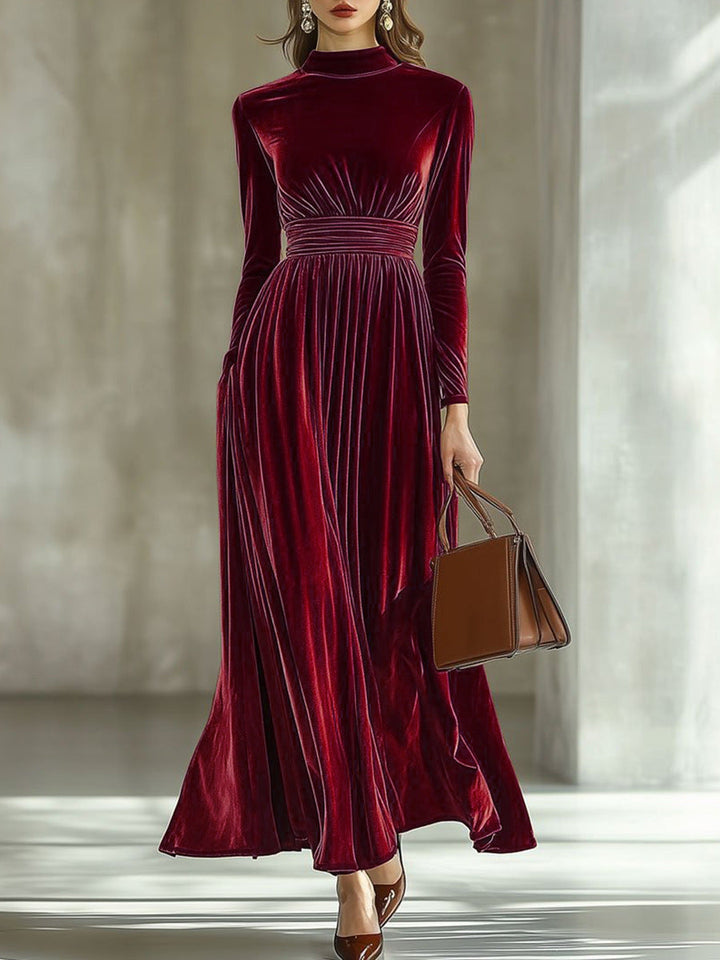 Margreth | Plissiertes Samt-Maxikleid
