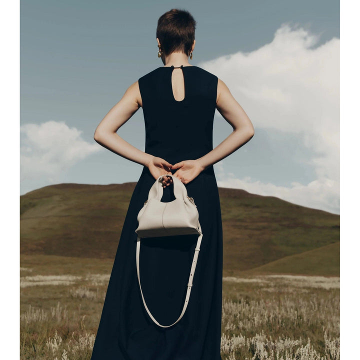 Michaela | Eleganter Reisebegleiter