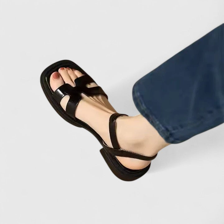 Florentina | Raffinierte flache Sandalen