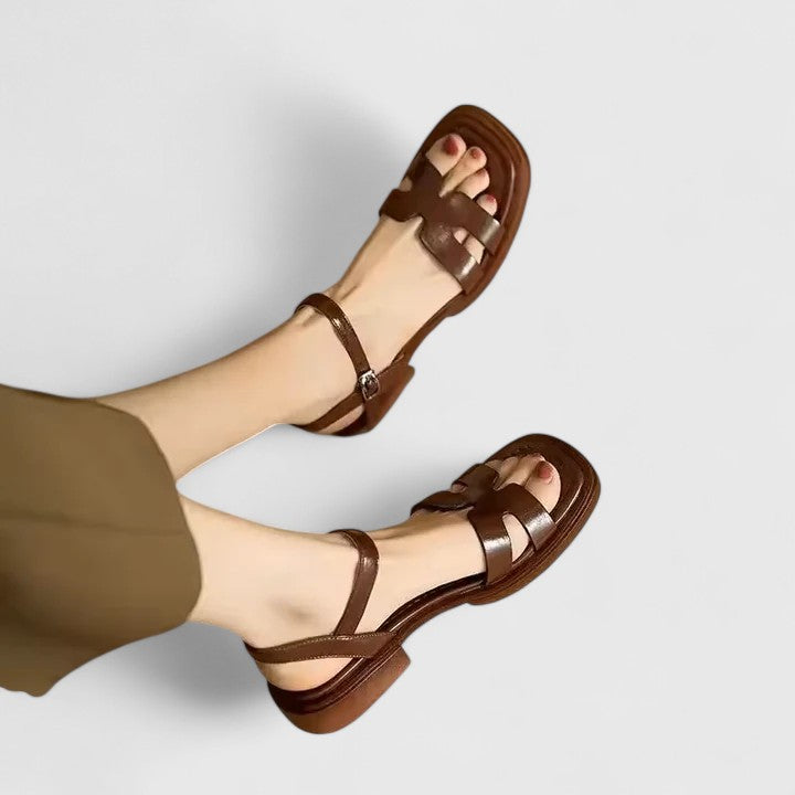 Florentina | Raffinierte flache Sandalen