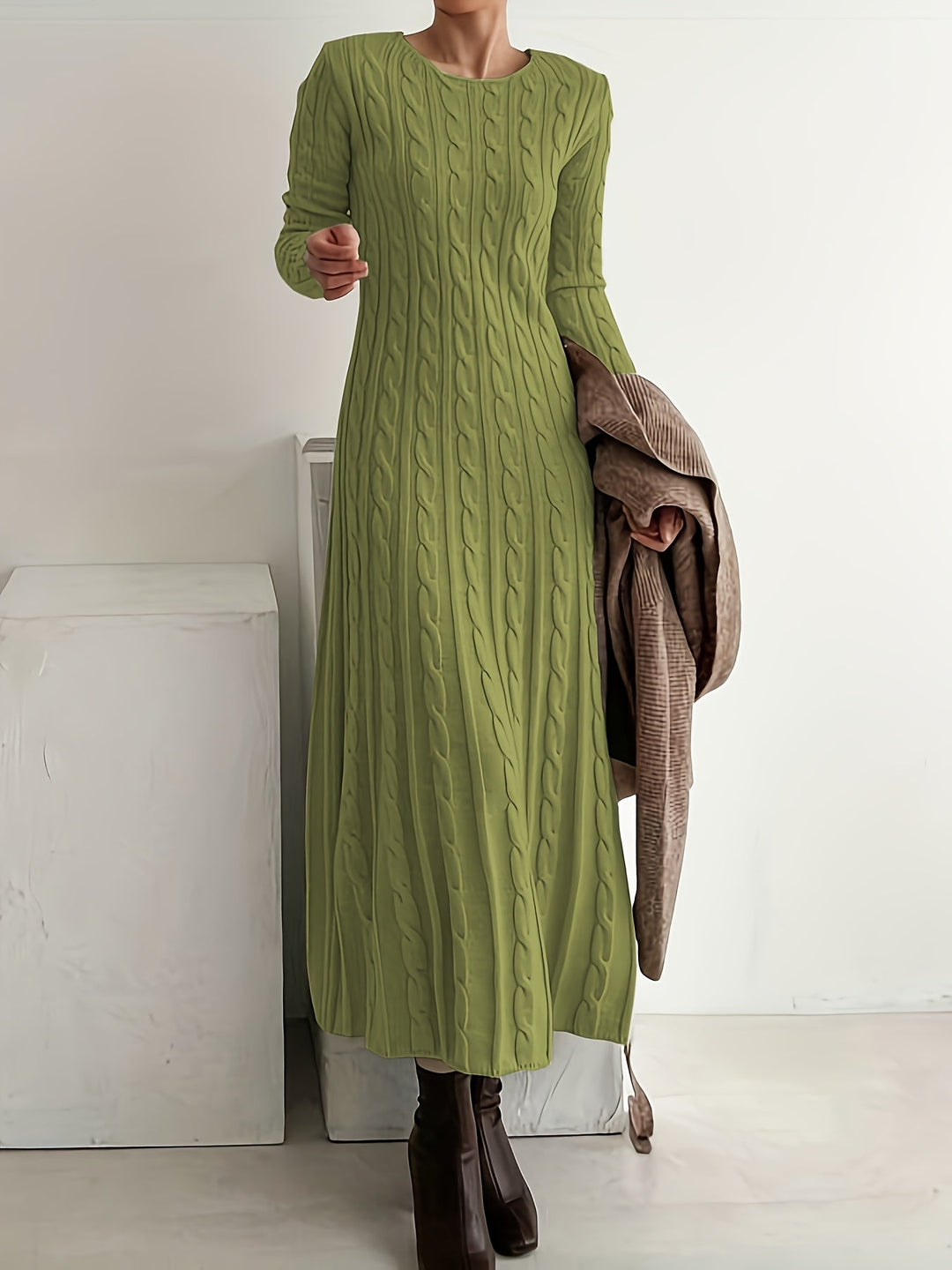 Carmen | Bequemes Zopfstrick-Maxikleid